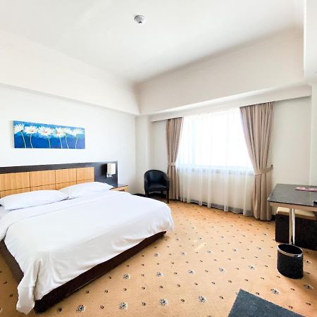 Отель Orchardz Jayakarta Экстерьер фото