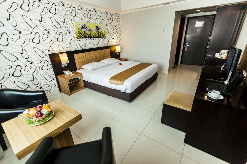 Отель Orchardz Jayakarta Экстерьер фото