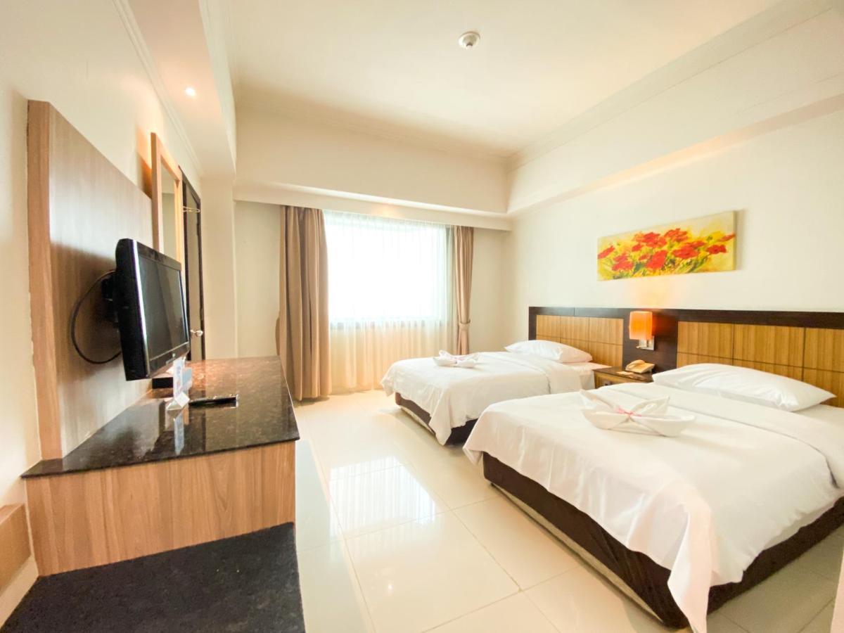 Отель Orchardz Jayakarta Экстерьер фото