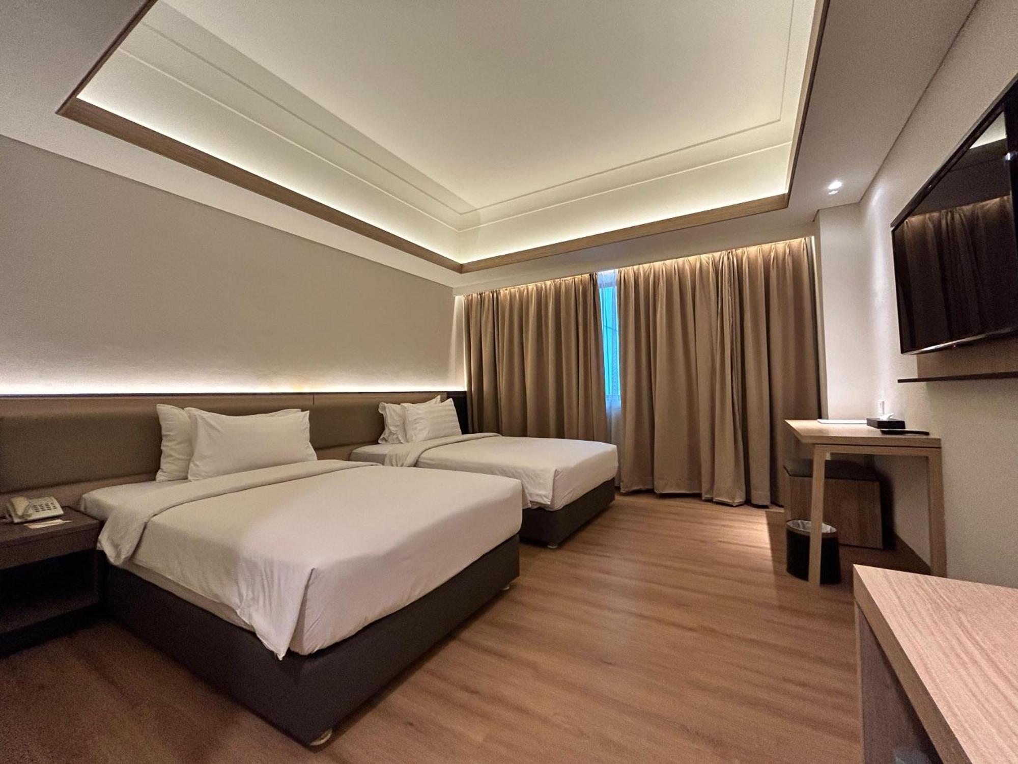 Отель Orchardz Jayakarta Экстерьер фото