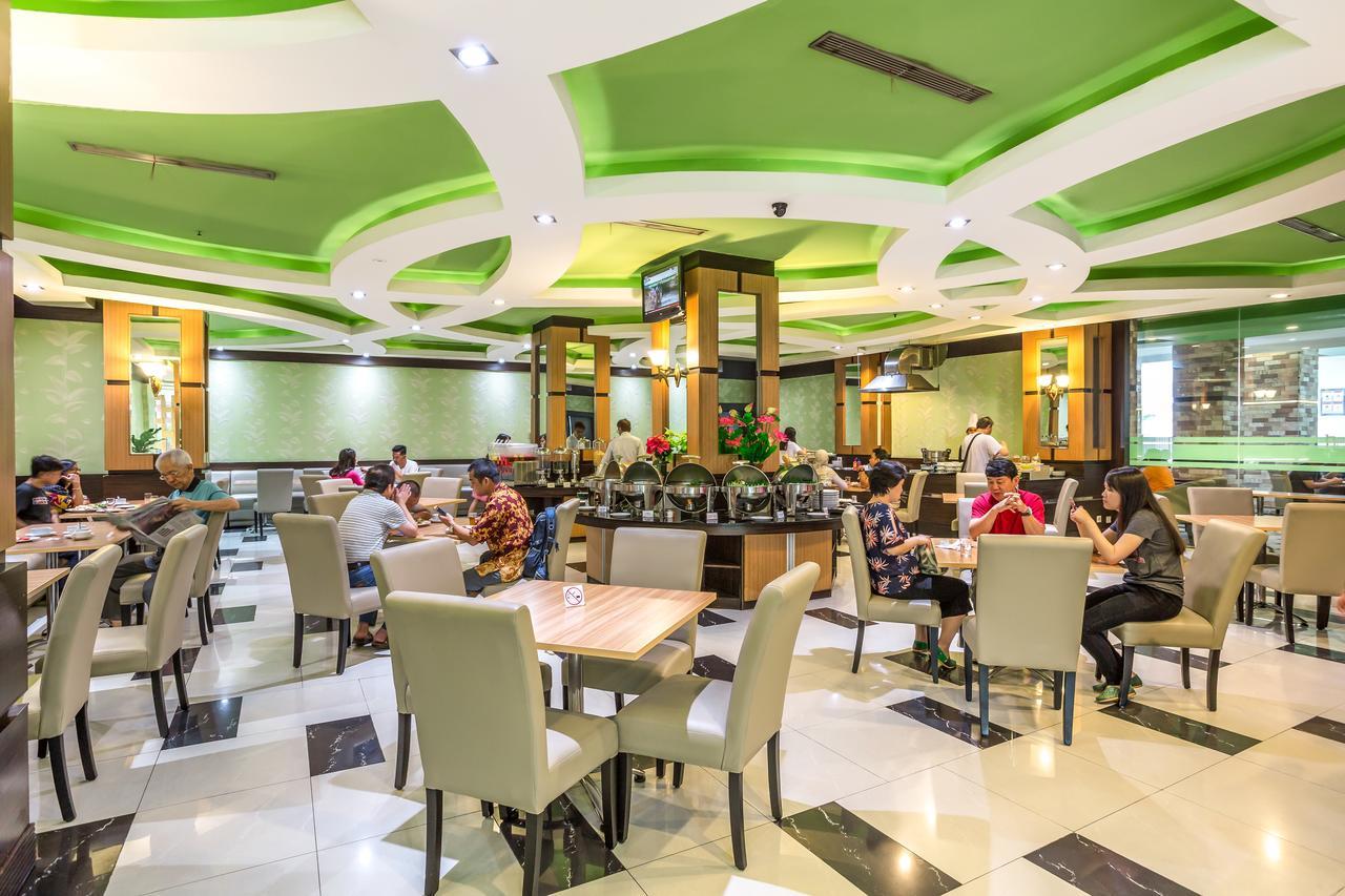 Отель Orchardz Jayakarta Экстерьер фото