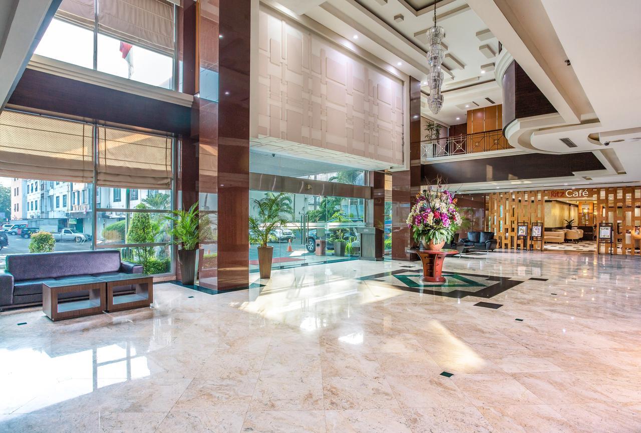 Отель Orchardz Jayakarta Экстерьер фото