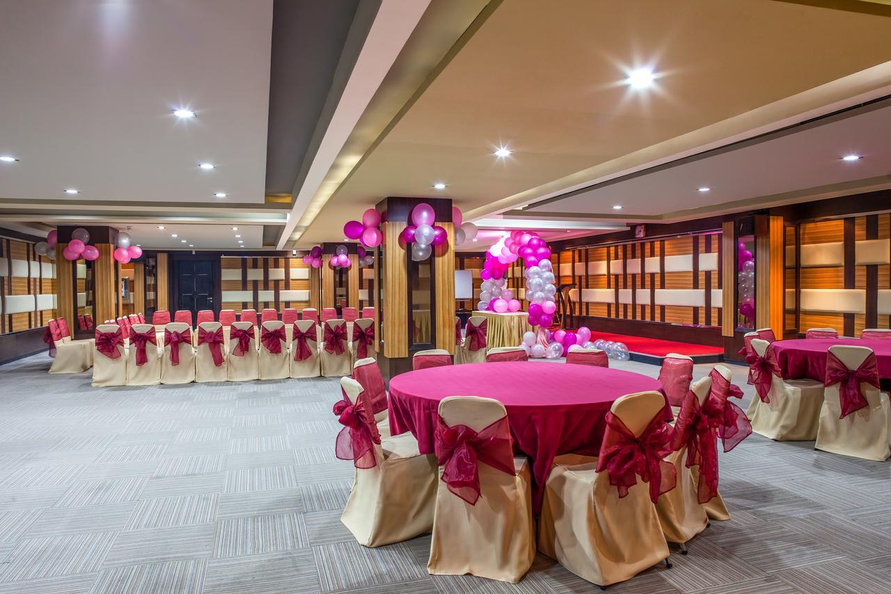 Отель Orchardz Jayakarta Экстерьер фото