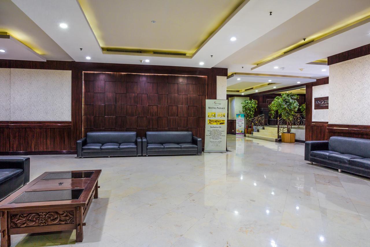 Отель Orchardz Jayakarta Экстерьер фото