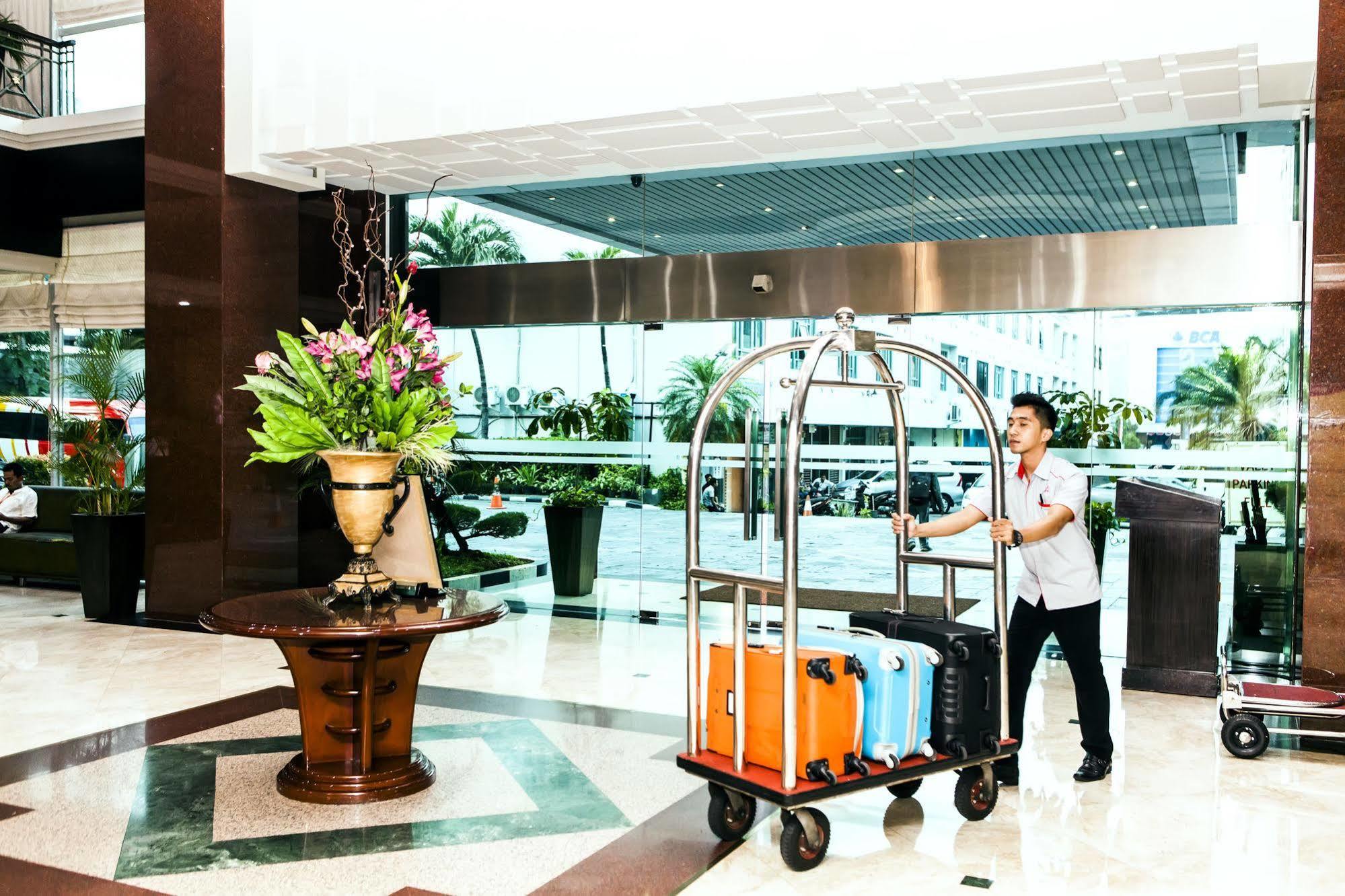 Отель Orchardz Jayakarta Экстерьер фото